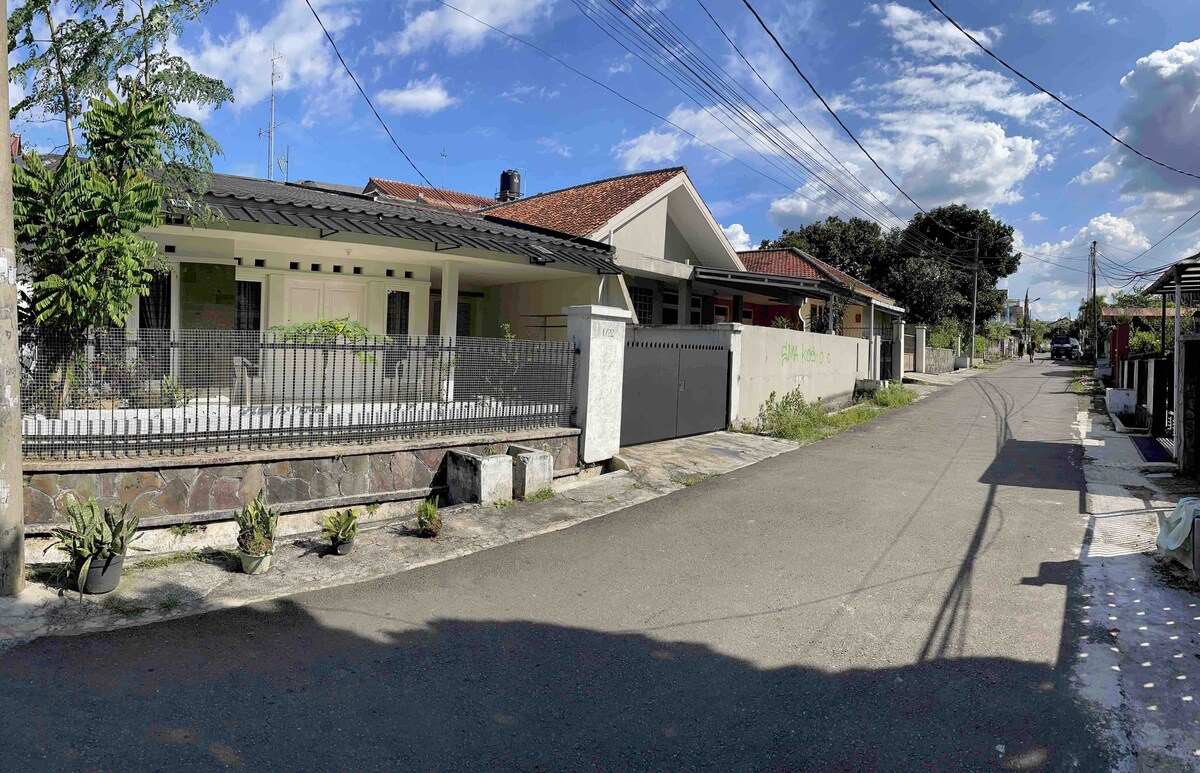 Rumah Sukajaya Tajur-Bogor/无线网络/NETFLIX。