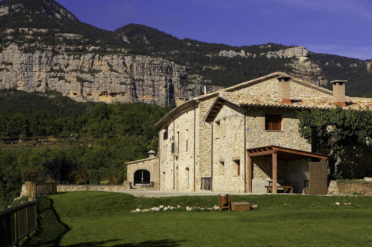 La Fusteria: Masía para 6 pax con piscina cubierta climatizada comunitaria