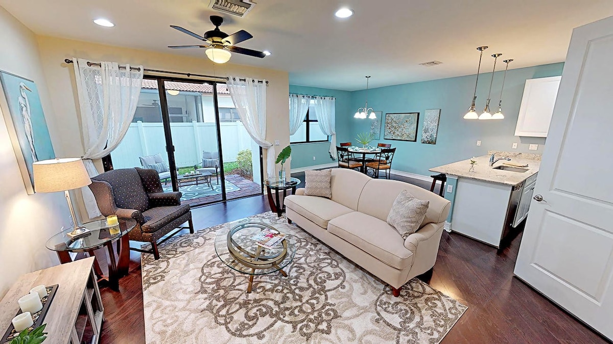 BRIGHT, AIRY, AND SPACIOUS 3 BD/2.5 BATH IN SWFL