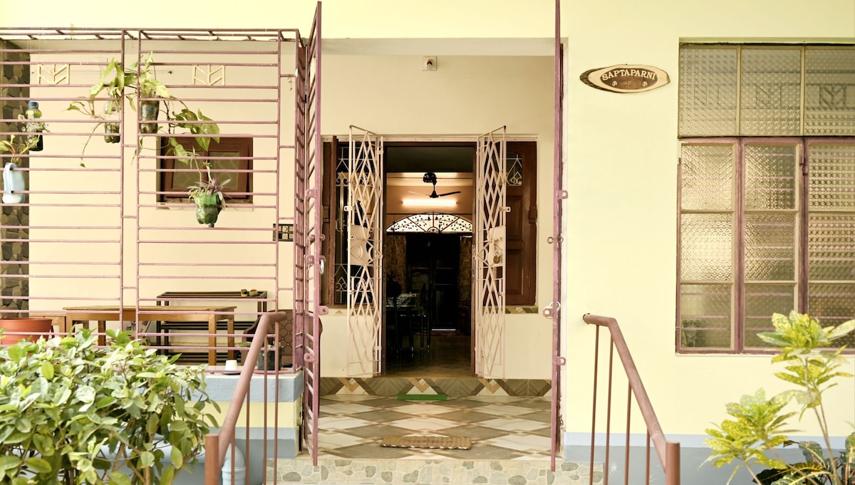 Saptaparni Homestay Entire groundfloor.