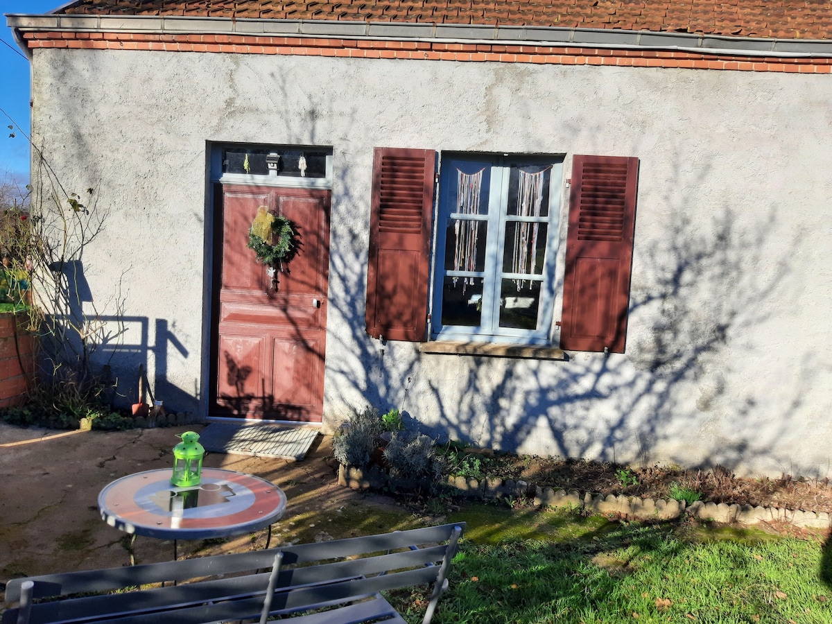 gezellig klein huisje buiten het dorpje