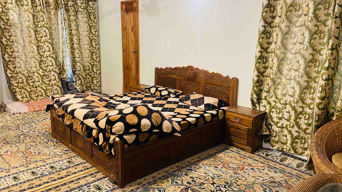 Warm & cozy place for homely experience in kashmir