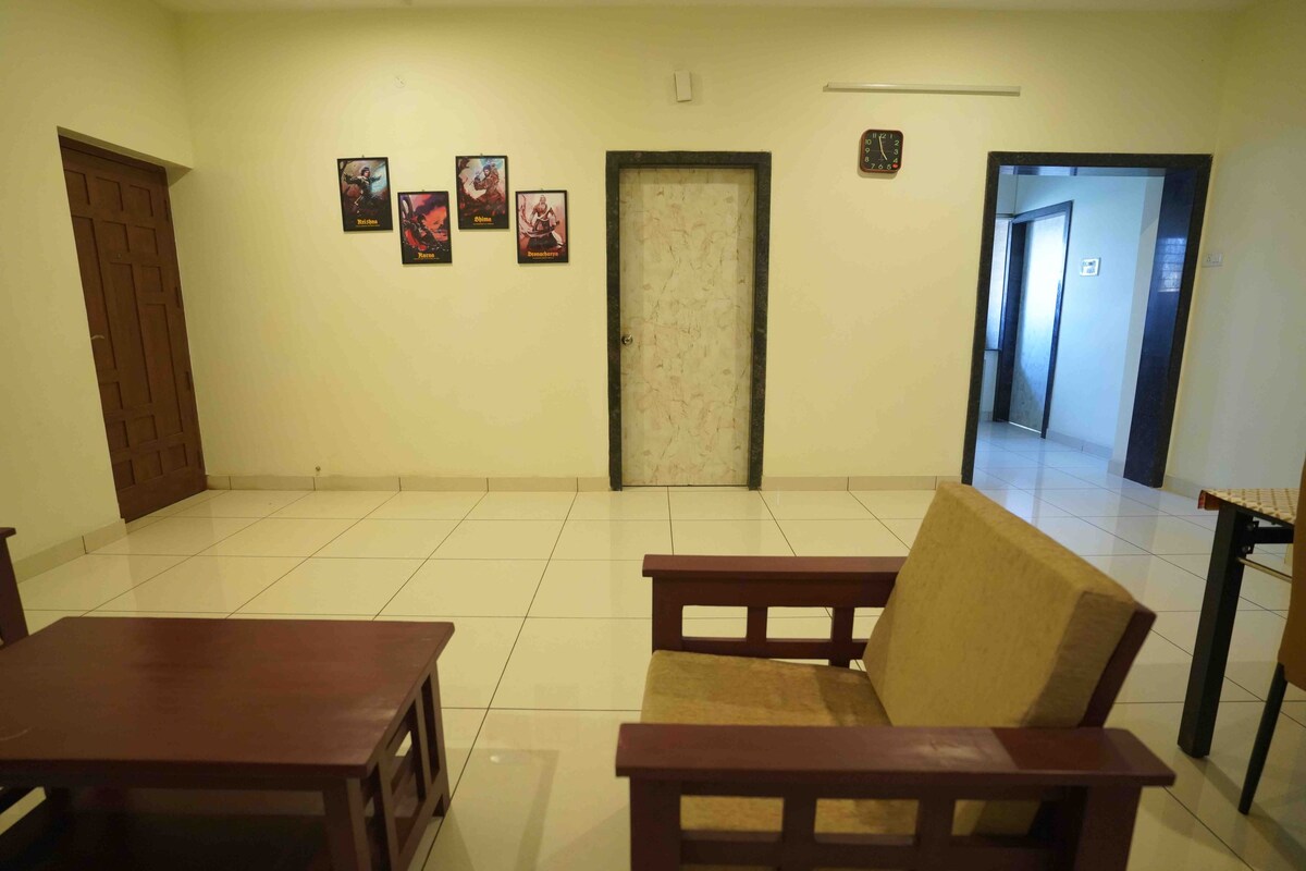 Couple friendly guest house close to MIOT, Chennai
