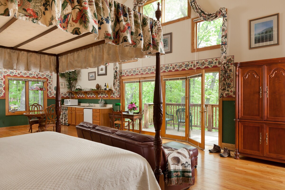 Deep Woods Cottage - Iris Inn & Cabins