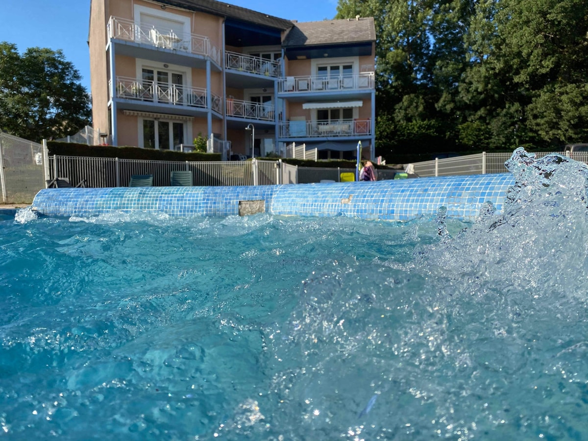 Agréable logement  T3 vue sur le lac avec piscine