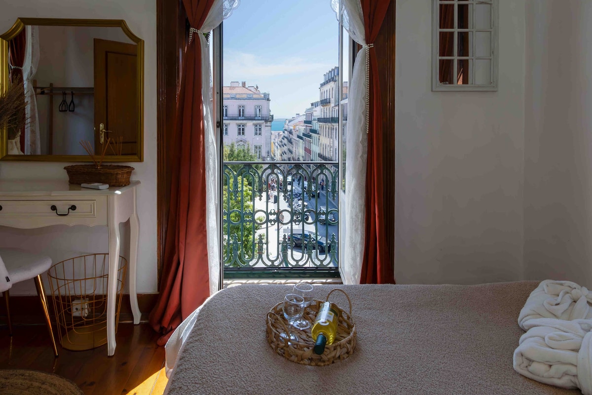 位于里斯本的中心舒适公寓；地理位置和景观最优越
