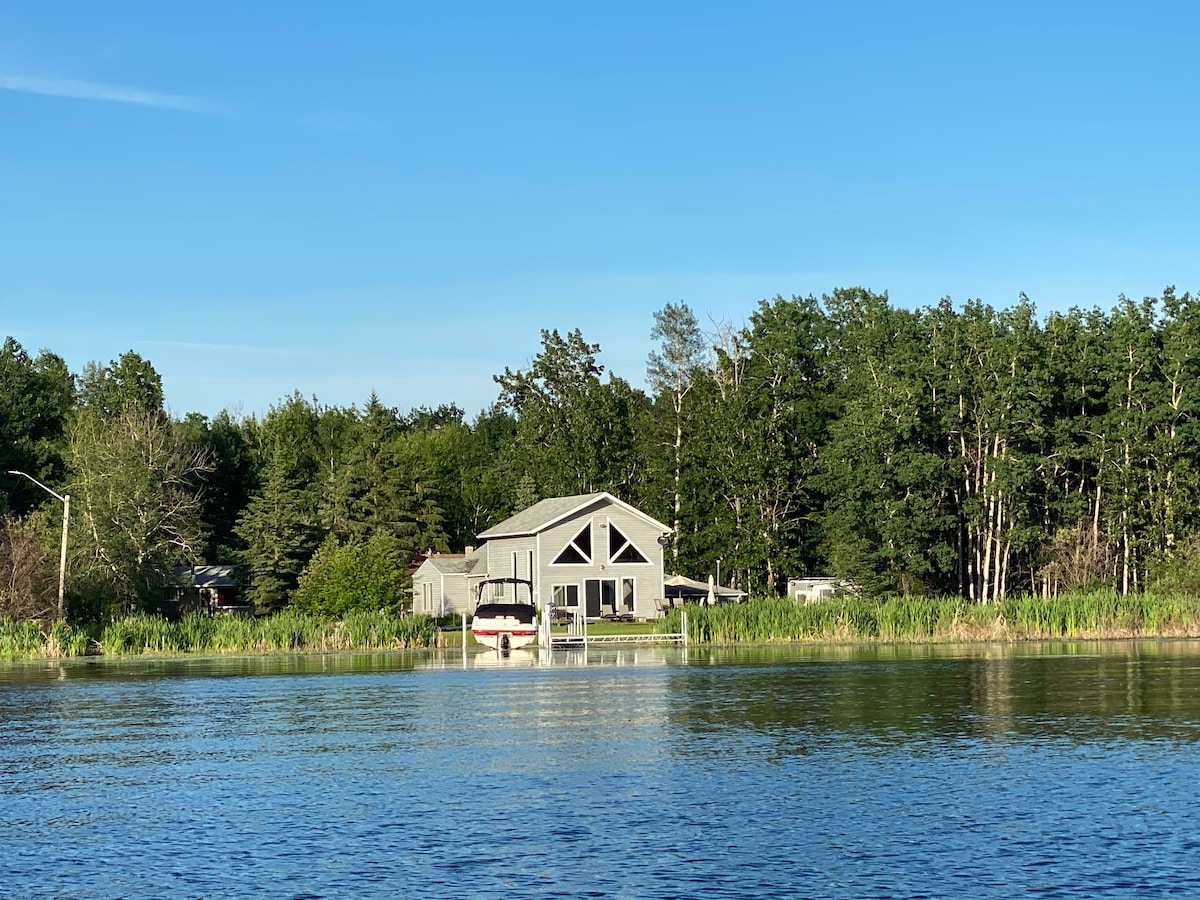 湖滨@ Lac La Nonne-winter或夏季度假屋！