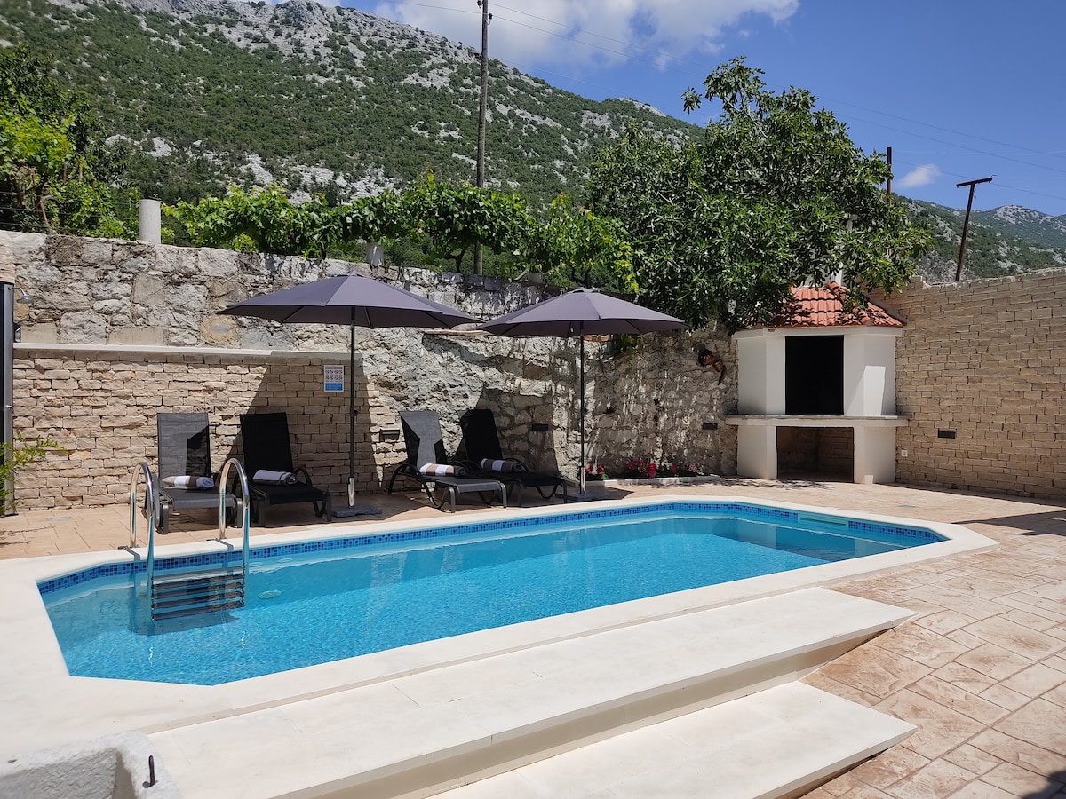 Villa Ante, with private pool and free parking