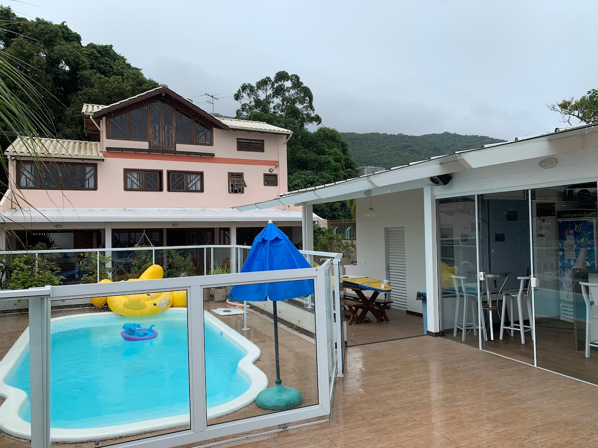 Casa de praia - pé na areia com piscina!