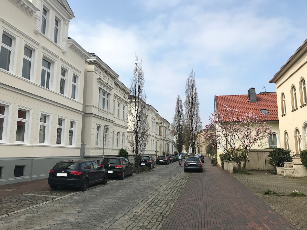 Große Wohnung 85qm / Jugendstilvilla zentral+ruhig