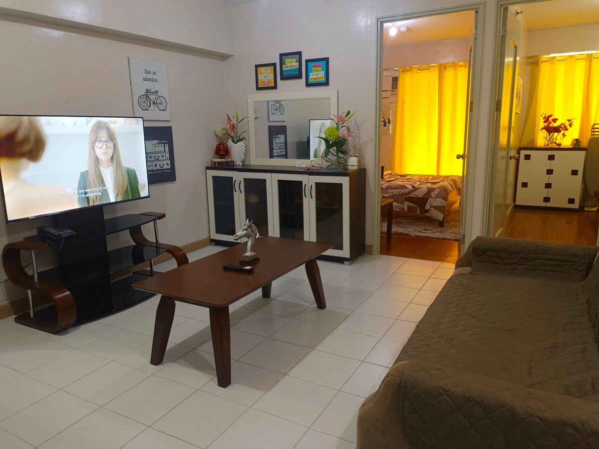 5 pax capacity condo with Wi-Fi, netflix and pool
