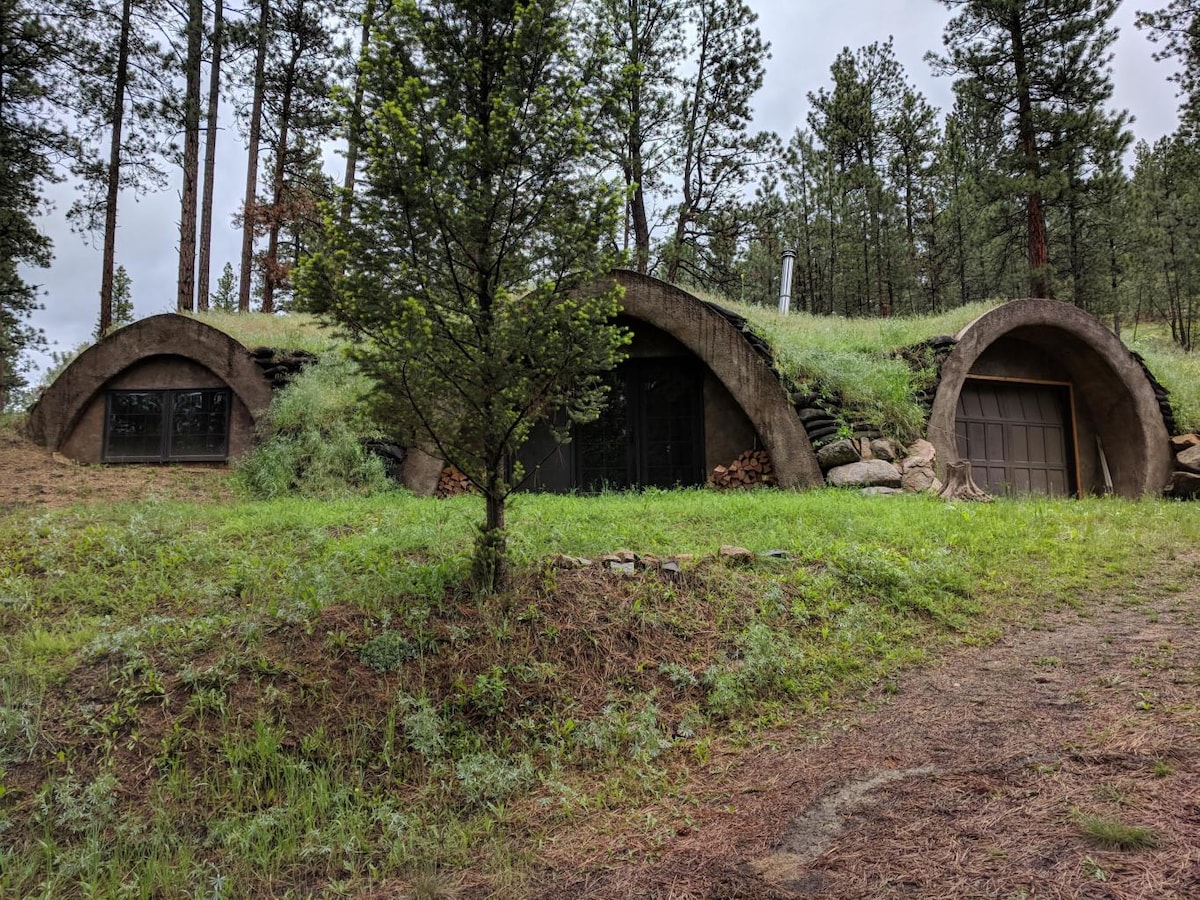 The Hideaway at Creekside Meadows-Hobbit House