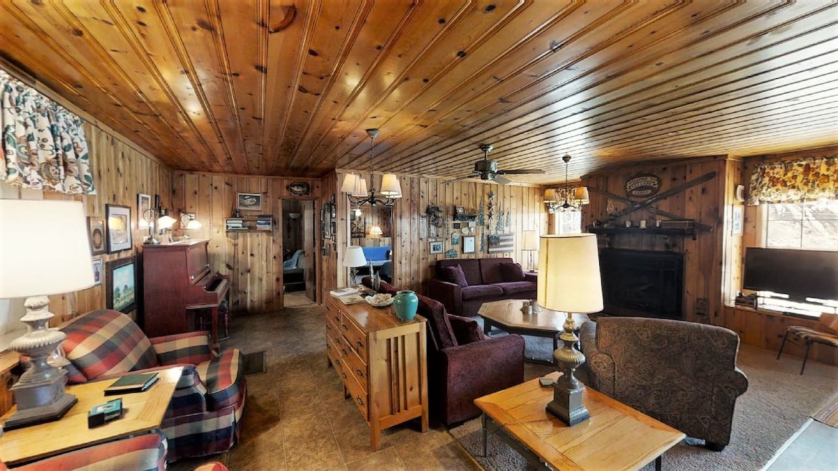 滑雪缆车小屋（ Lope Lodge ） -城内-燃木壁炉