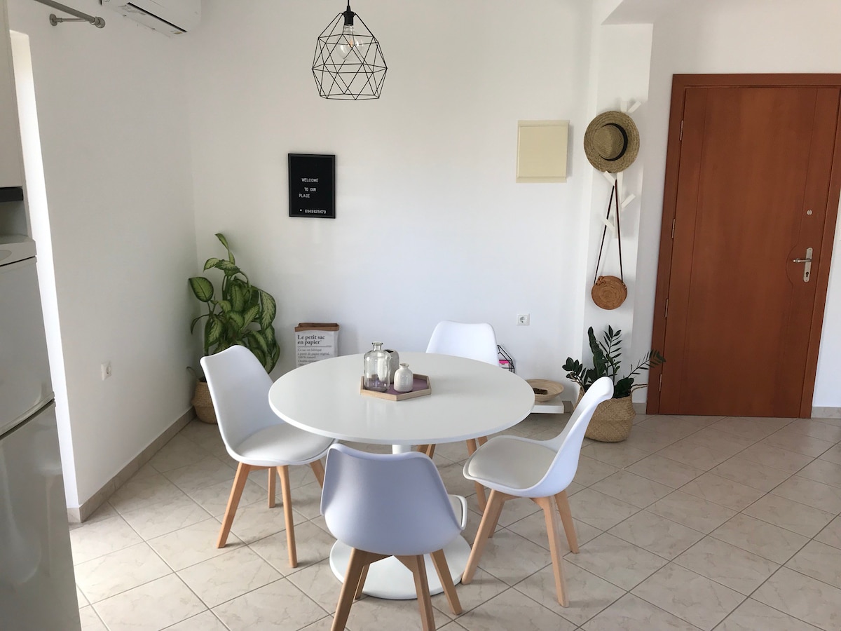 Bright and Modern Apartment NEXT to the BEACH