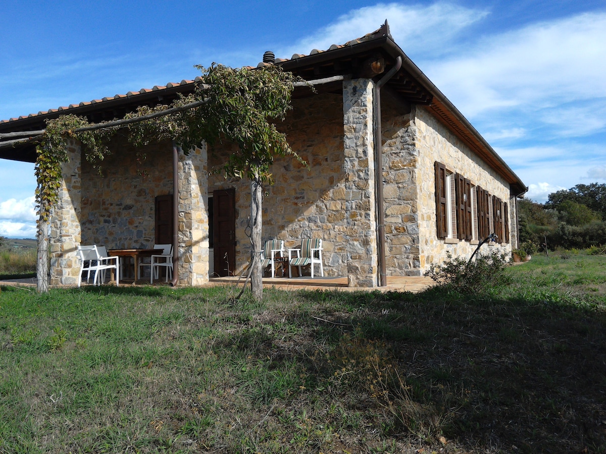 CASA MARTE农舍（ Casa Marte farmhouse ）位于乡村，距离海边15分钟