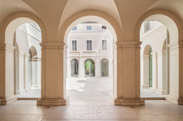 PALAZZO BECCAGUTI CAVRIANI -画廊套房-