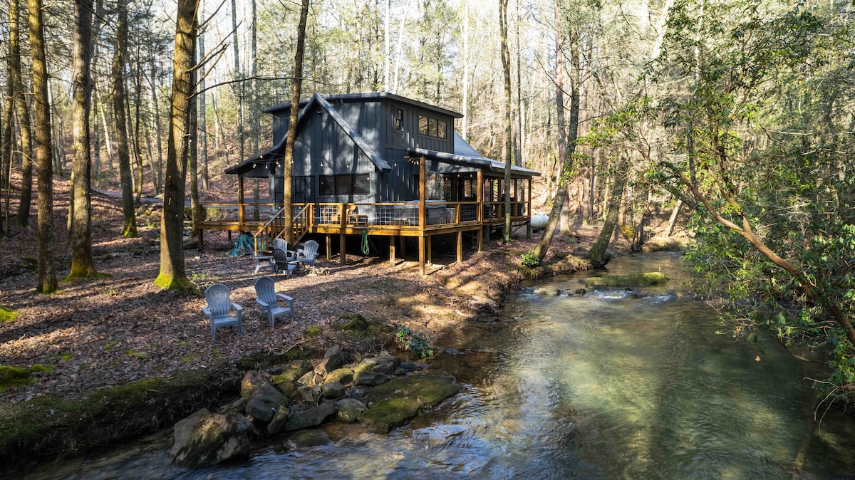 Gray Creek Cabin