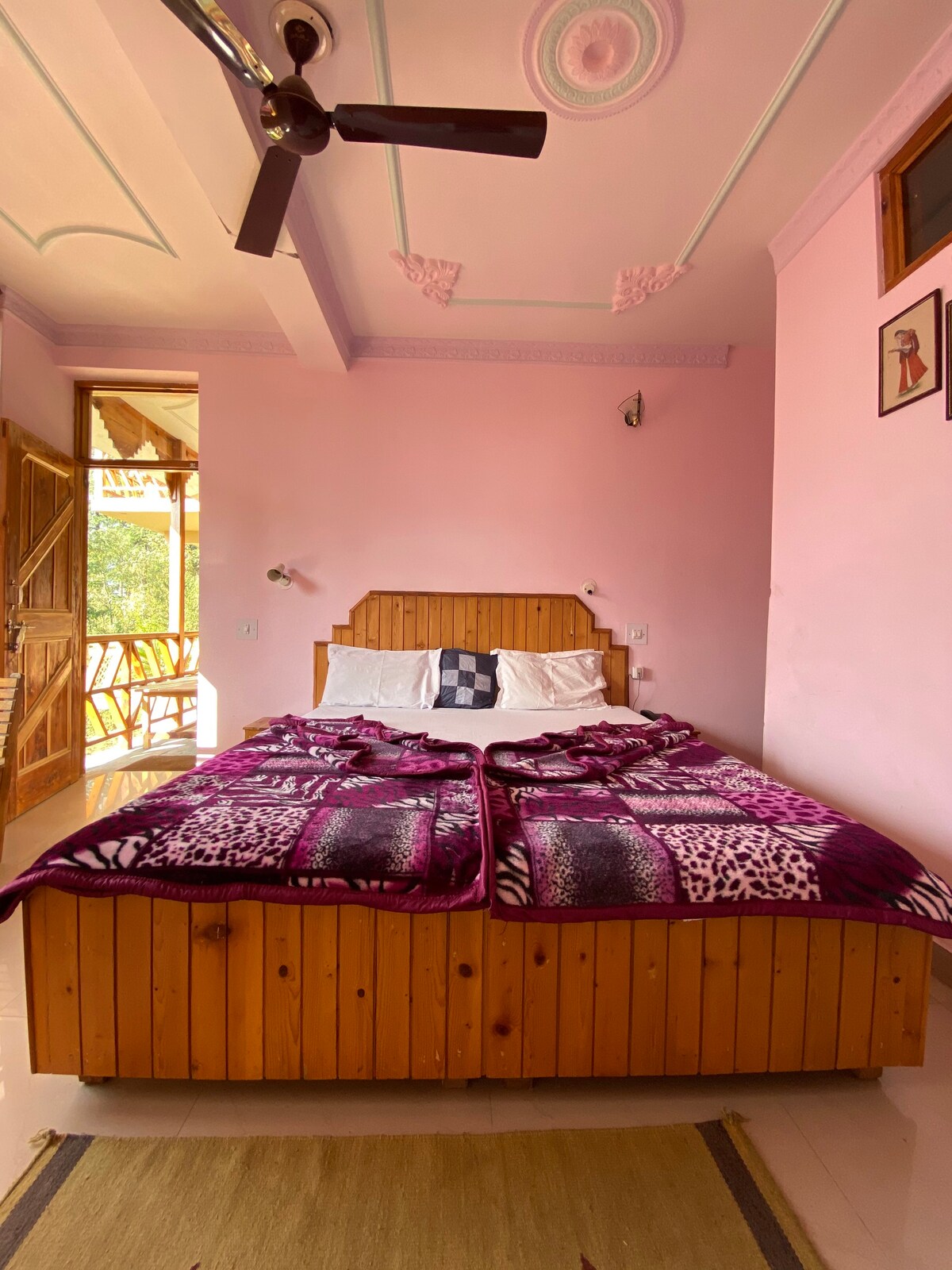 2 bedrooms, kitchen, balcony @ Chanderlata Cottage