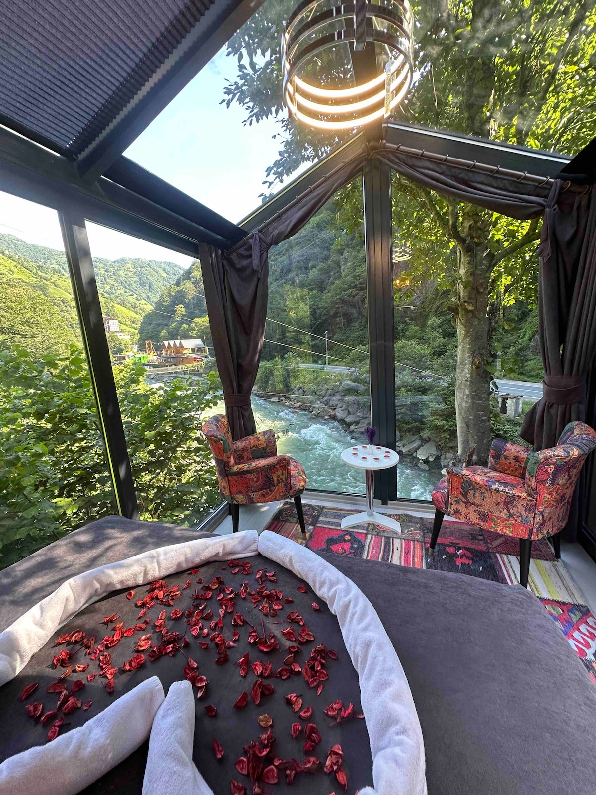 river view, panoramic roof and with breakfast