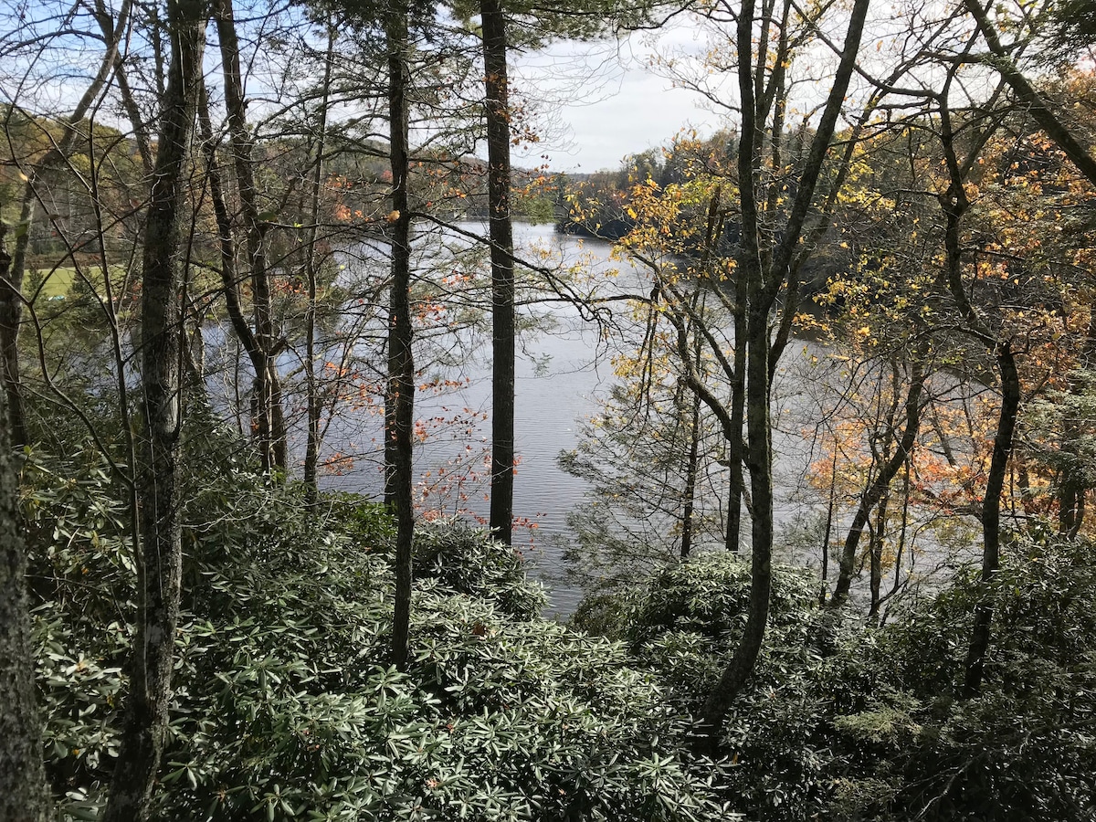 Lake House Retreat - Beautiful NC Mountains