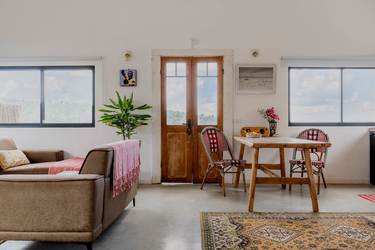 Ein Hod Zimmer 70平方米，神奇而壮观的全景Wim山