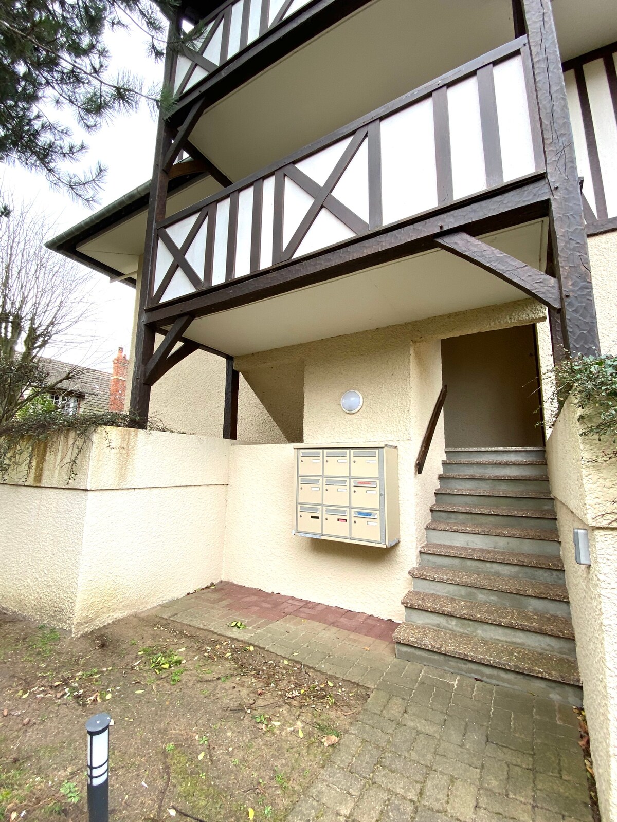 STUDIO AVEC TERRASSE PROCHE CENTRE VILLE - CABOURG