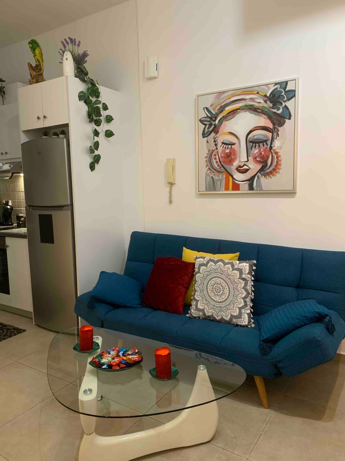 Modern Charm: Stylish Apartment in Central Athens