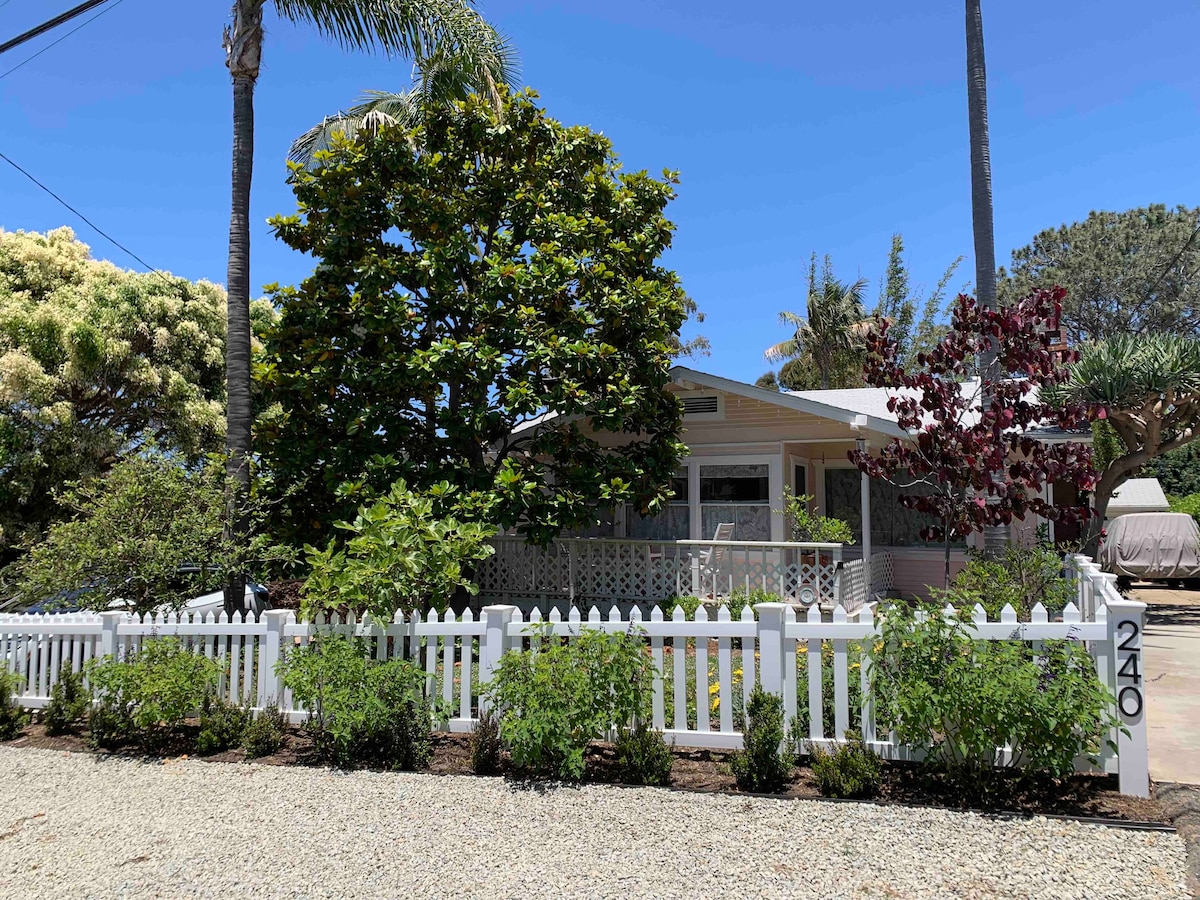 The Tiki Lounge, Leucadia, California