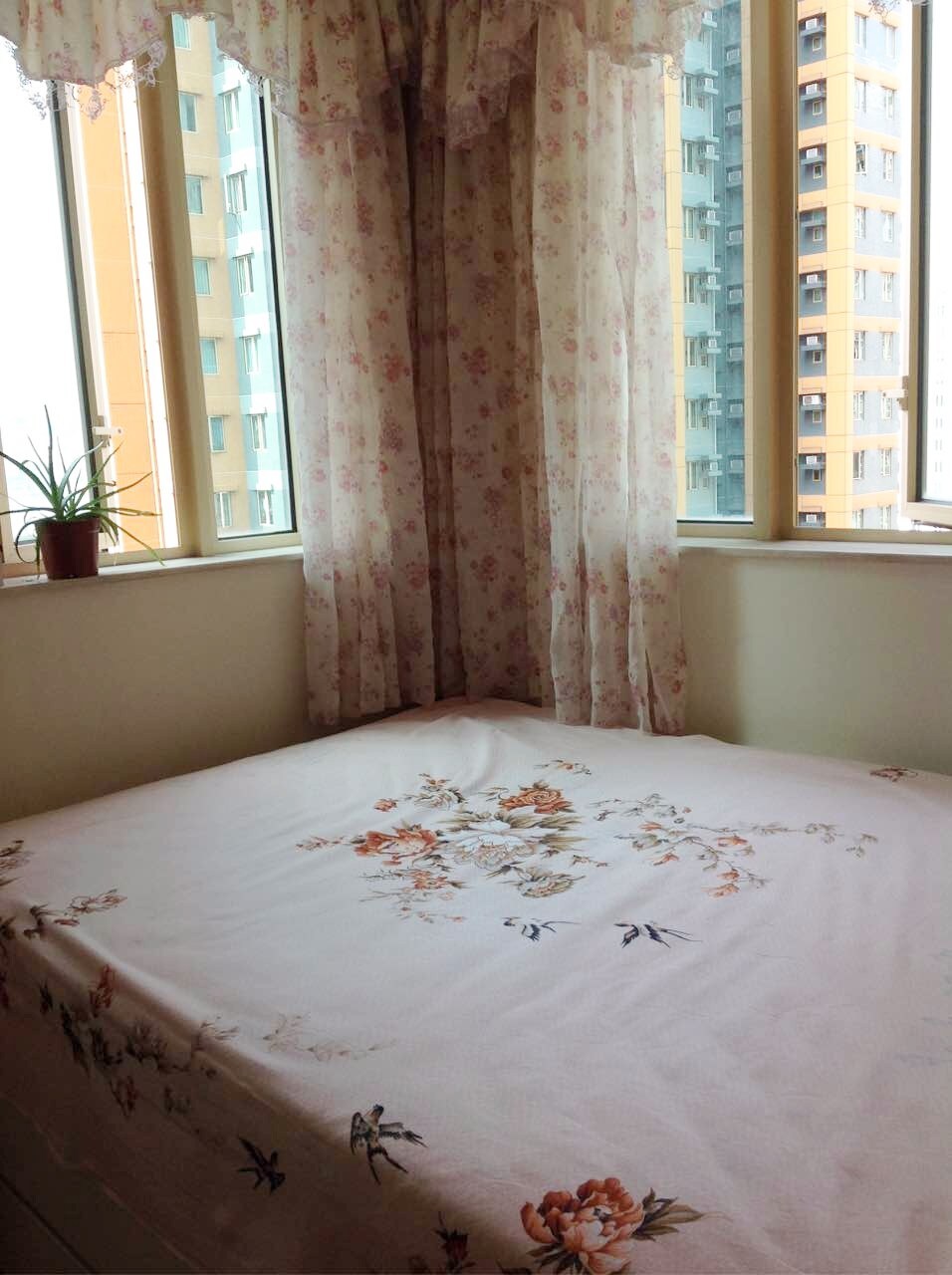 免佣短期出租紅磡海濱南岸三室二廳的一间卧室