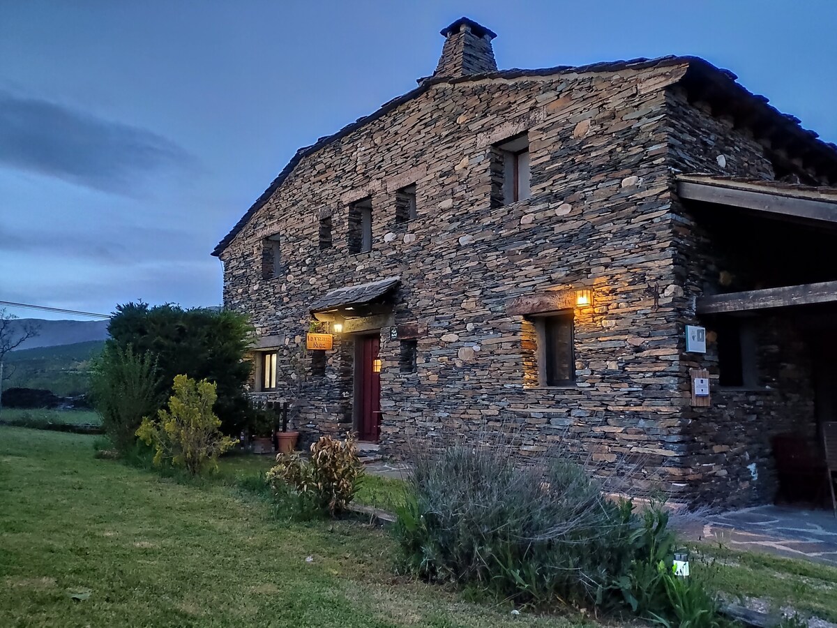 Casa Rural para Grupos La Pizarra Negra