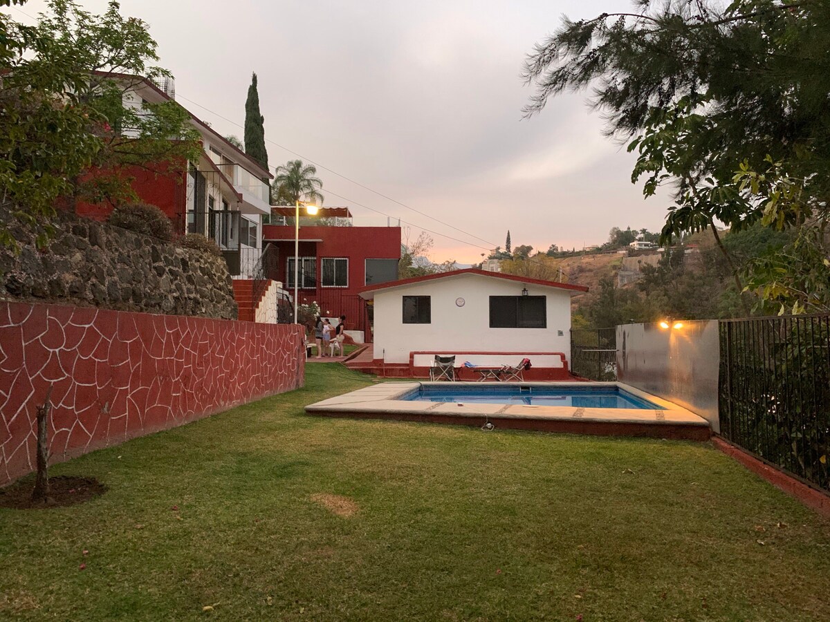 Casa con vista panorámica y alberca