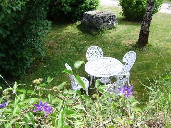 位于Jura Gîte「Le Chant du Coq」的中心地带