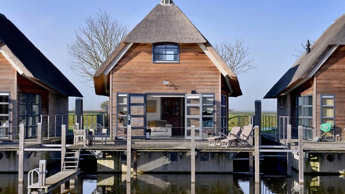 Gezellige watervilla aan haventje, rustig genieten