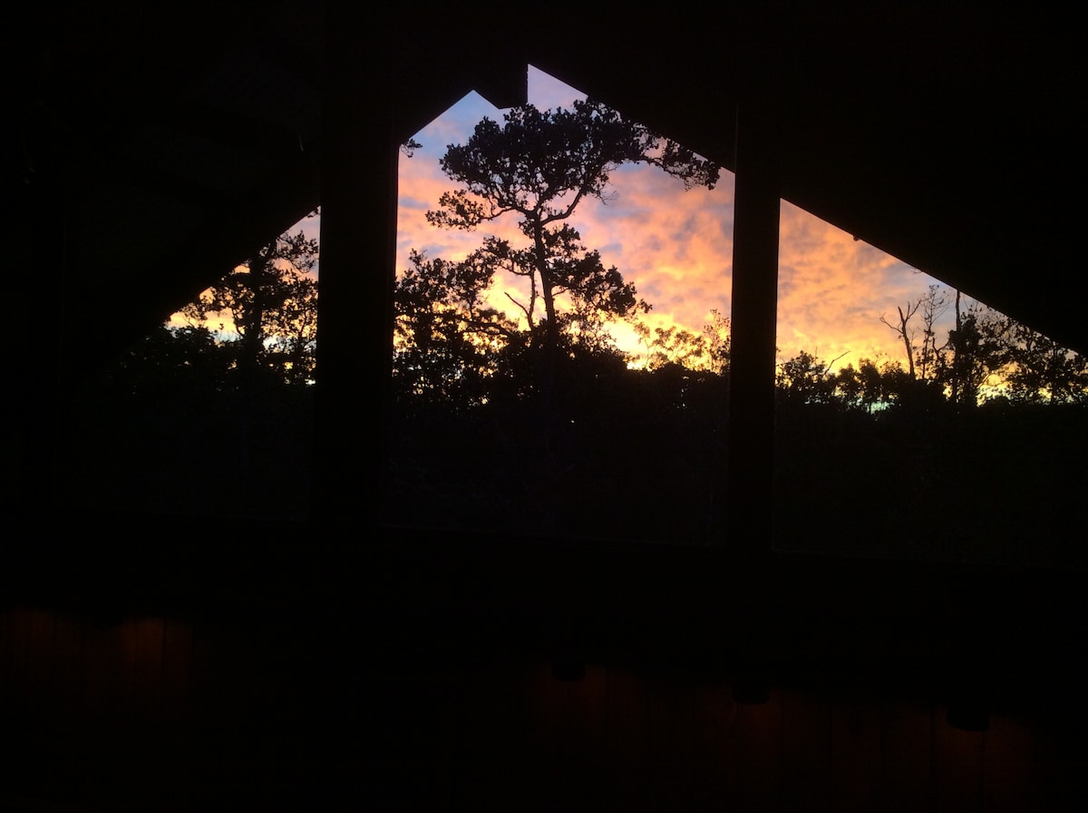 ~ Ao Lele ~ Flying Cloud of Kīlauea