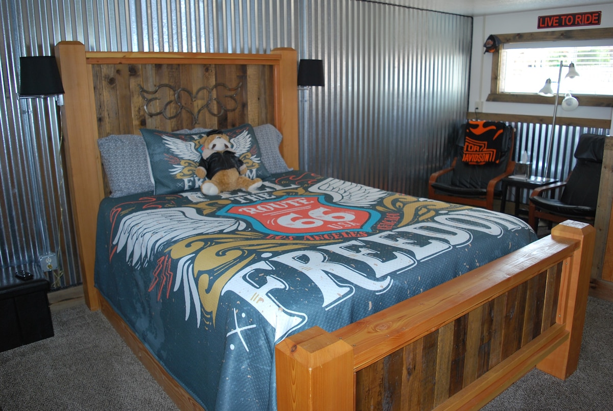 Cowboy Country Inn -标准双人床房