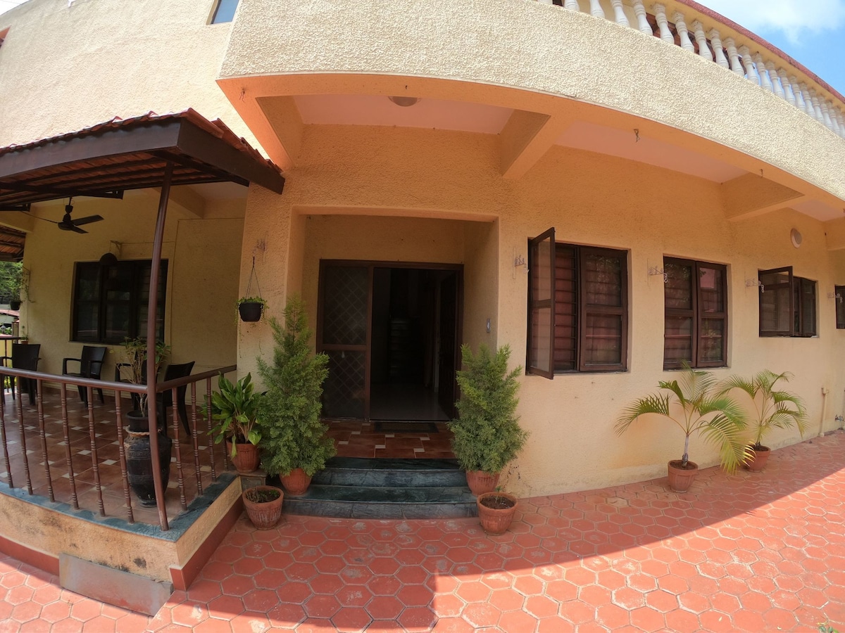 A private bungalow for rent in Hill range, Devlali