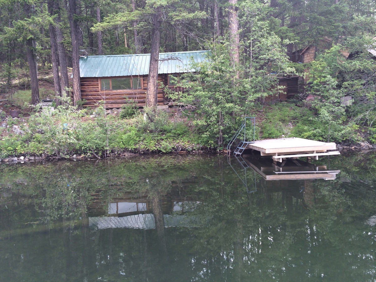 门罗湖上的乡村小木屋