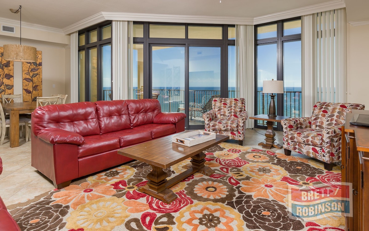 Stunning Views from this 3BR Condo on the Beach!