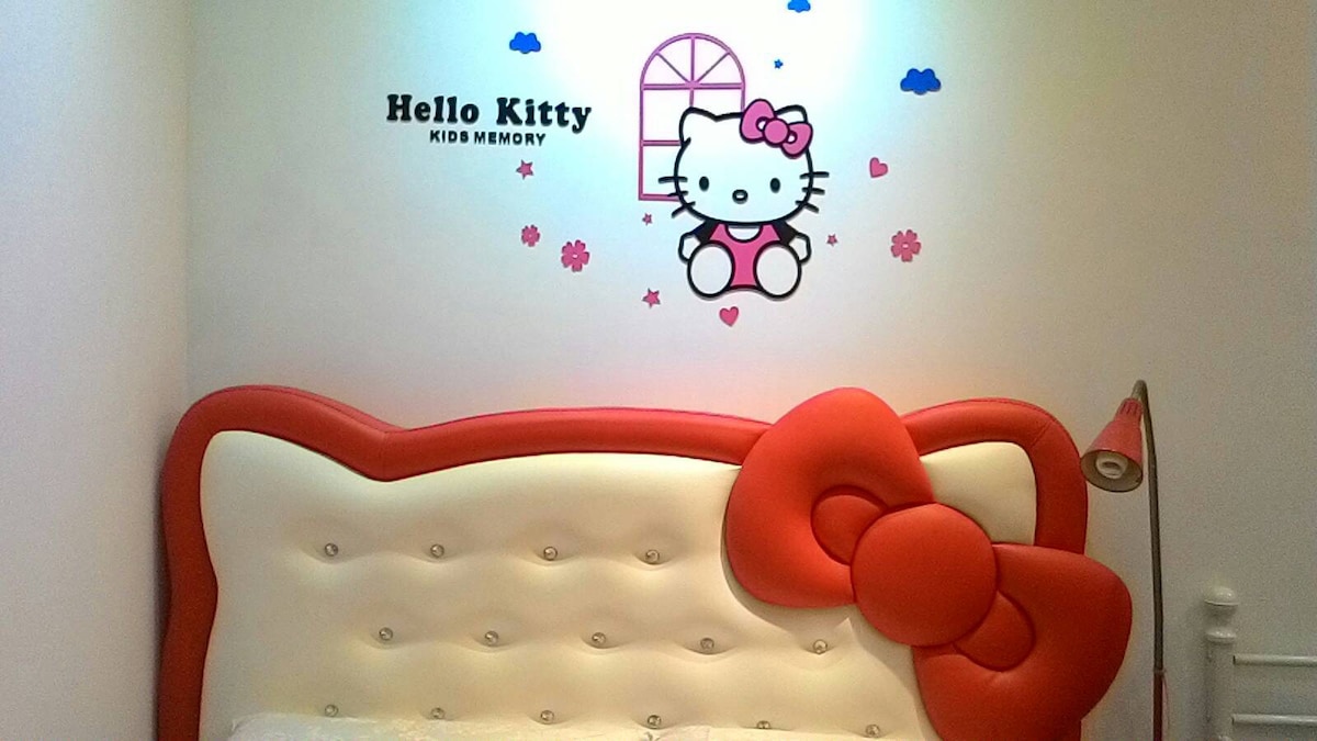 西門捷運旁Ximen MRT2min  ★KITTY屋★Hello Kitty ONE DAY II