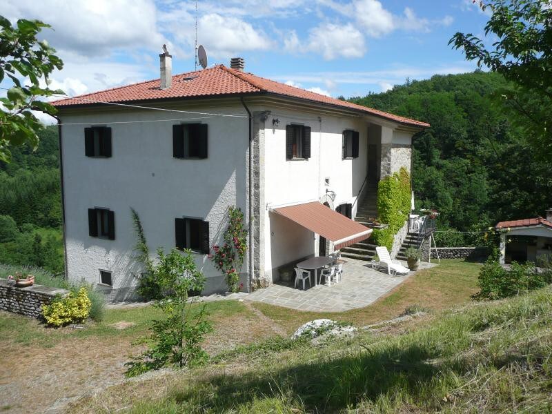 Casa Pastano-Farmhouse Apartment Tornolo, Bedonia