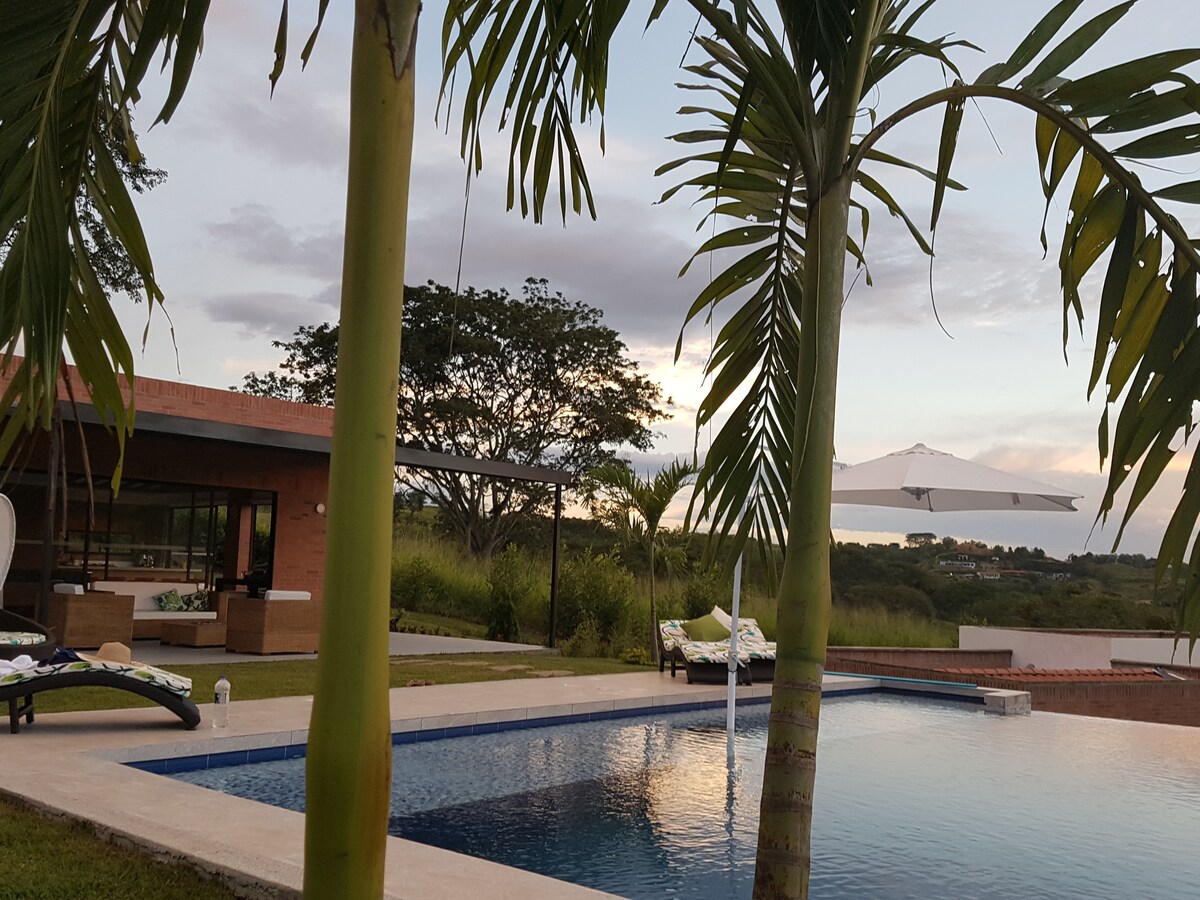 Alquile Finca Cerca al EJE Cafetero, piscina linda