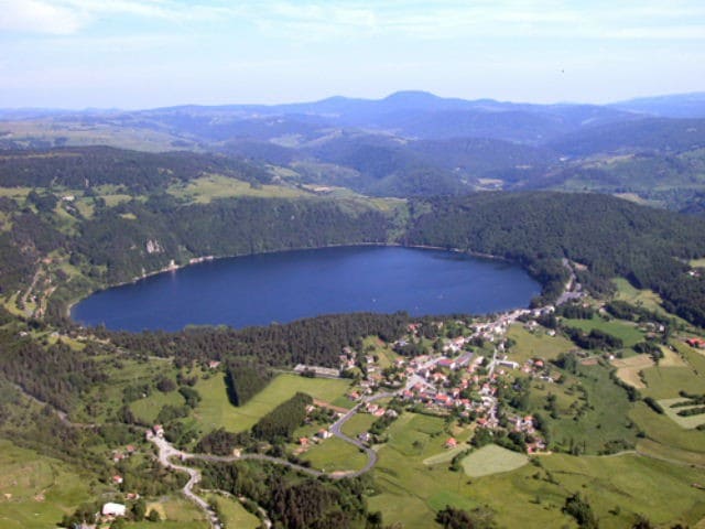 Au Lac d'Issarlès, appart 4 pers rez de chaussée