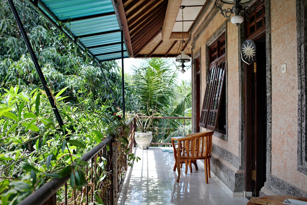 Danu宾馆，艺术家花园中的阳台房