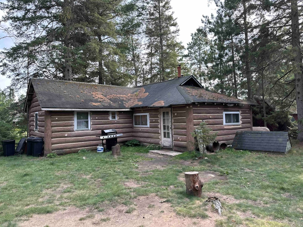 "O Me, O Mio" Cabin near the AuSable River