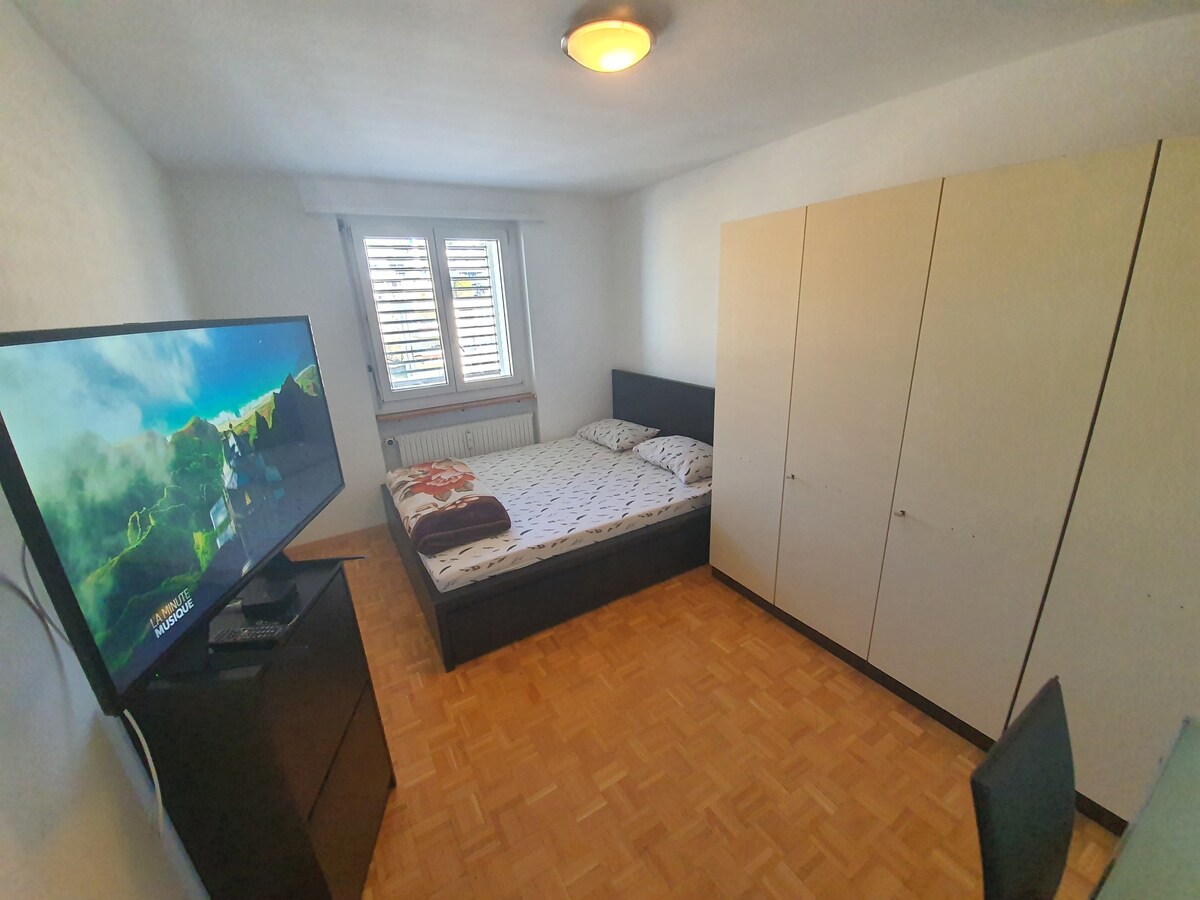 Chambre Privée. Fribourg (Marly)