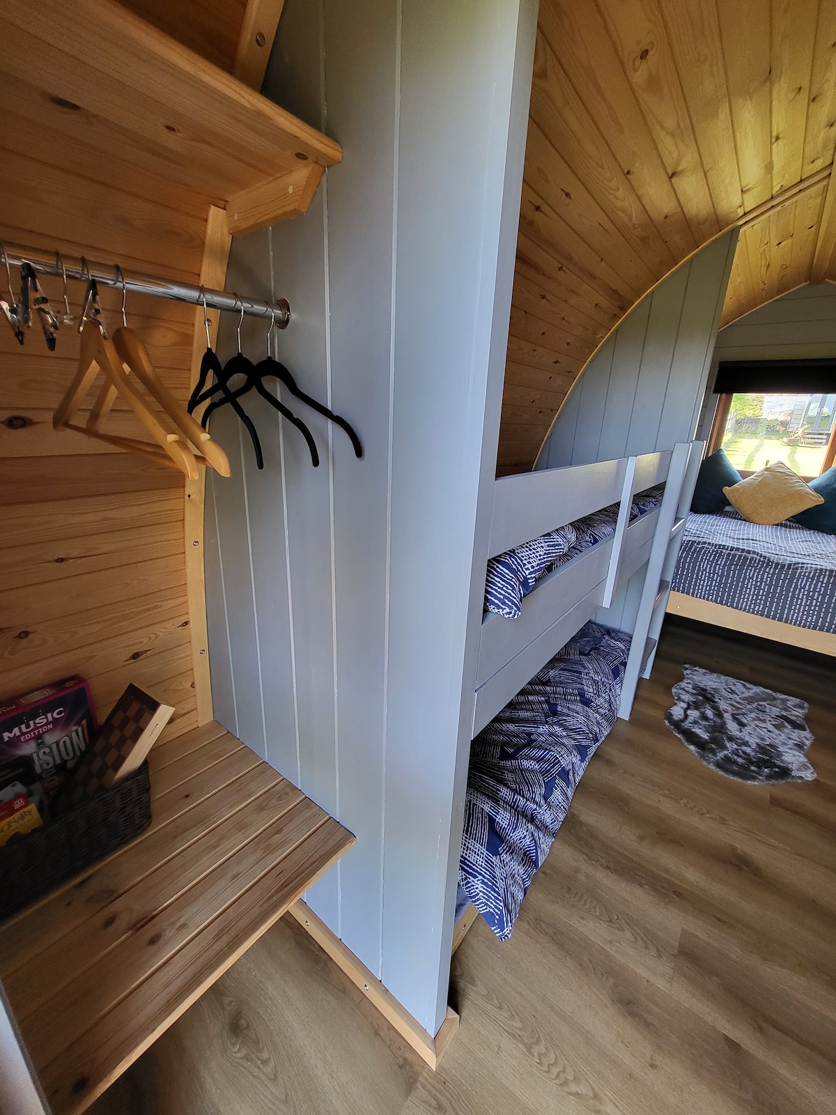 4 person retreat in Staffordshire 1 double 2 bunks
