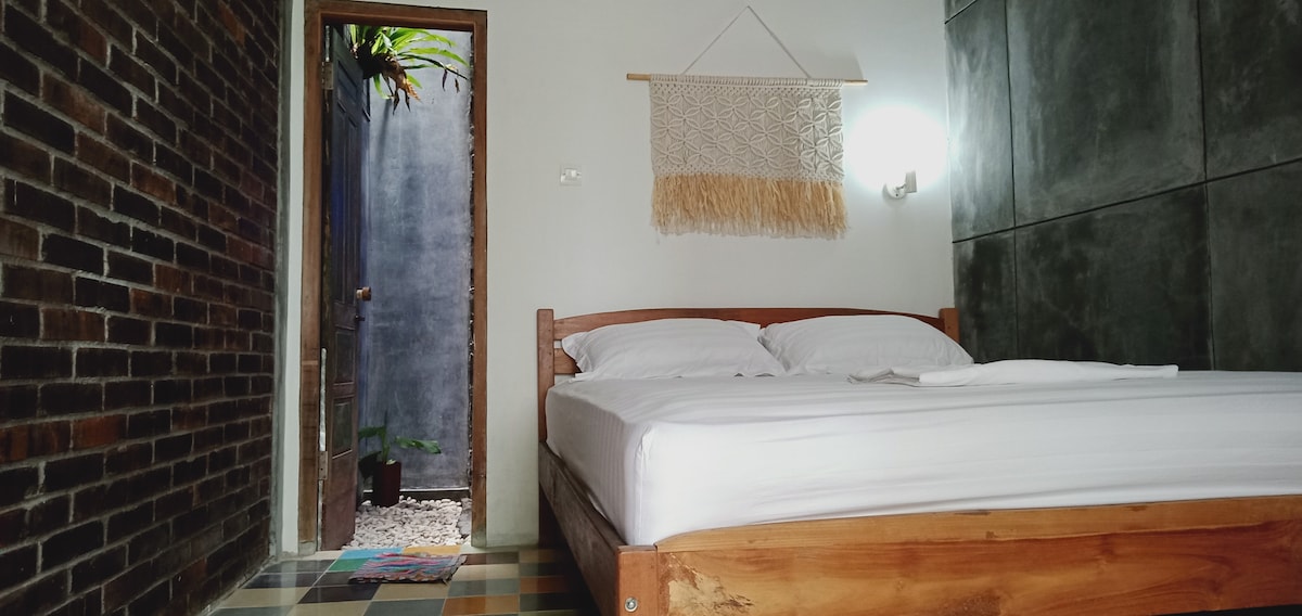 Kamar Ngisor at Omah Niteni, Family Homestay