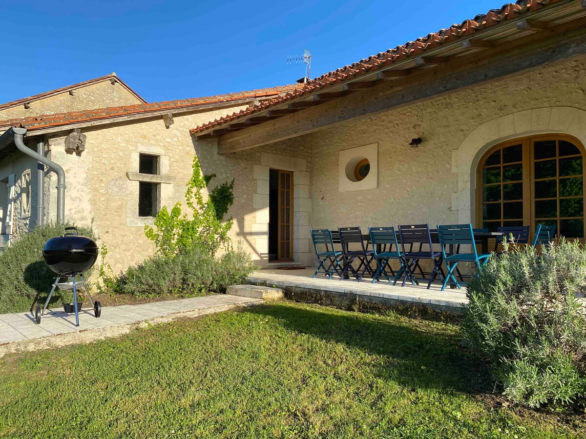 Magnifique ferme  avec vue et piscine chauffée