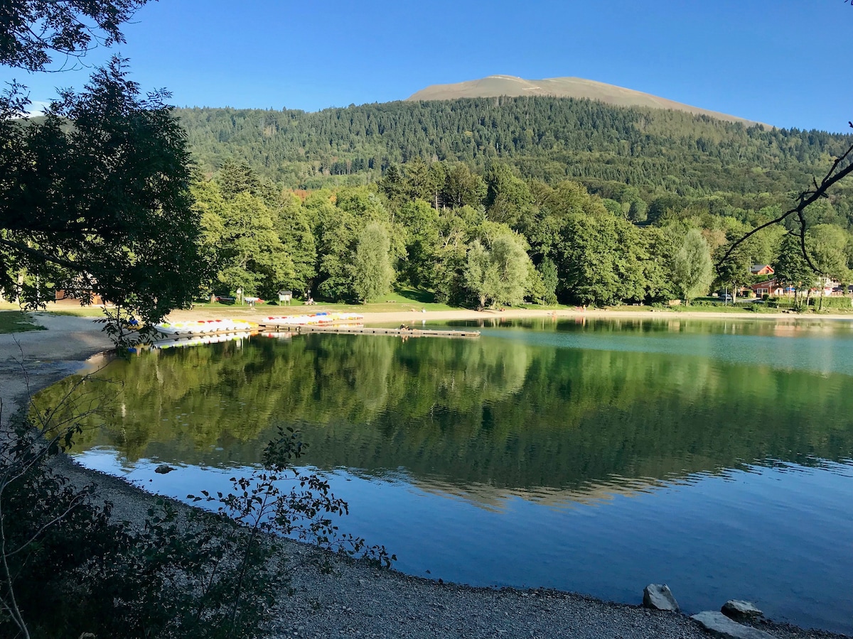 卧室+湖泊和山区之间的早餐