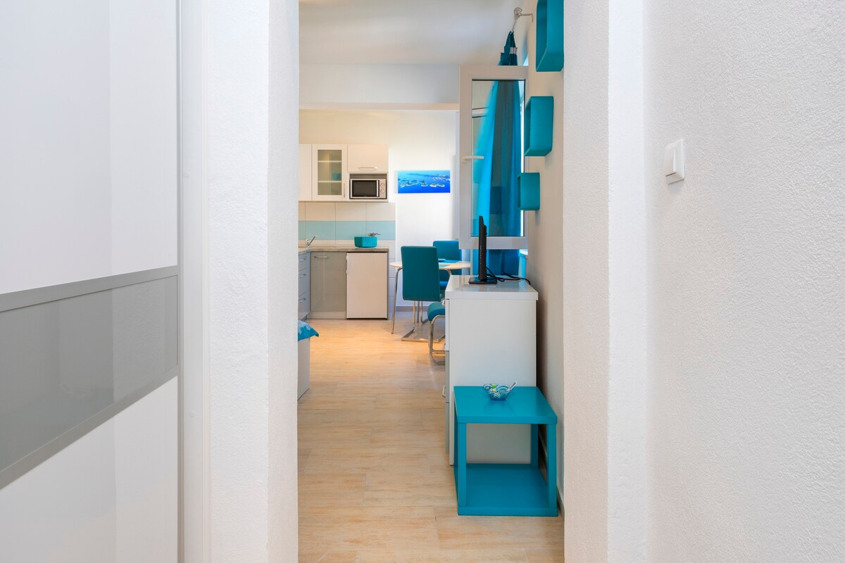 City Center Turquoise Apartment